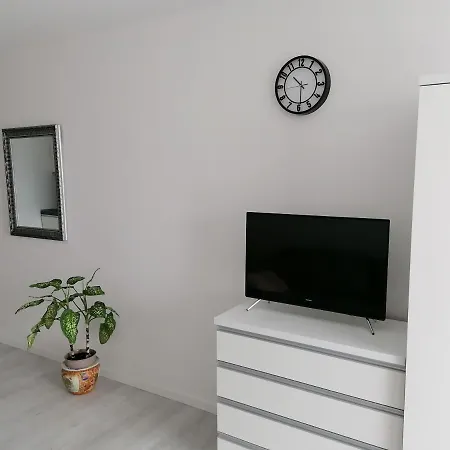 Pearl Apartment *